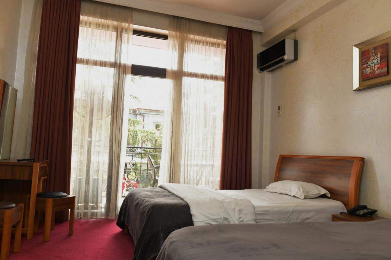Antika Hotel Batumi Luaran gambar