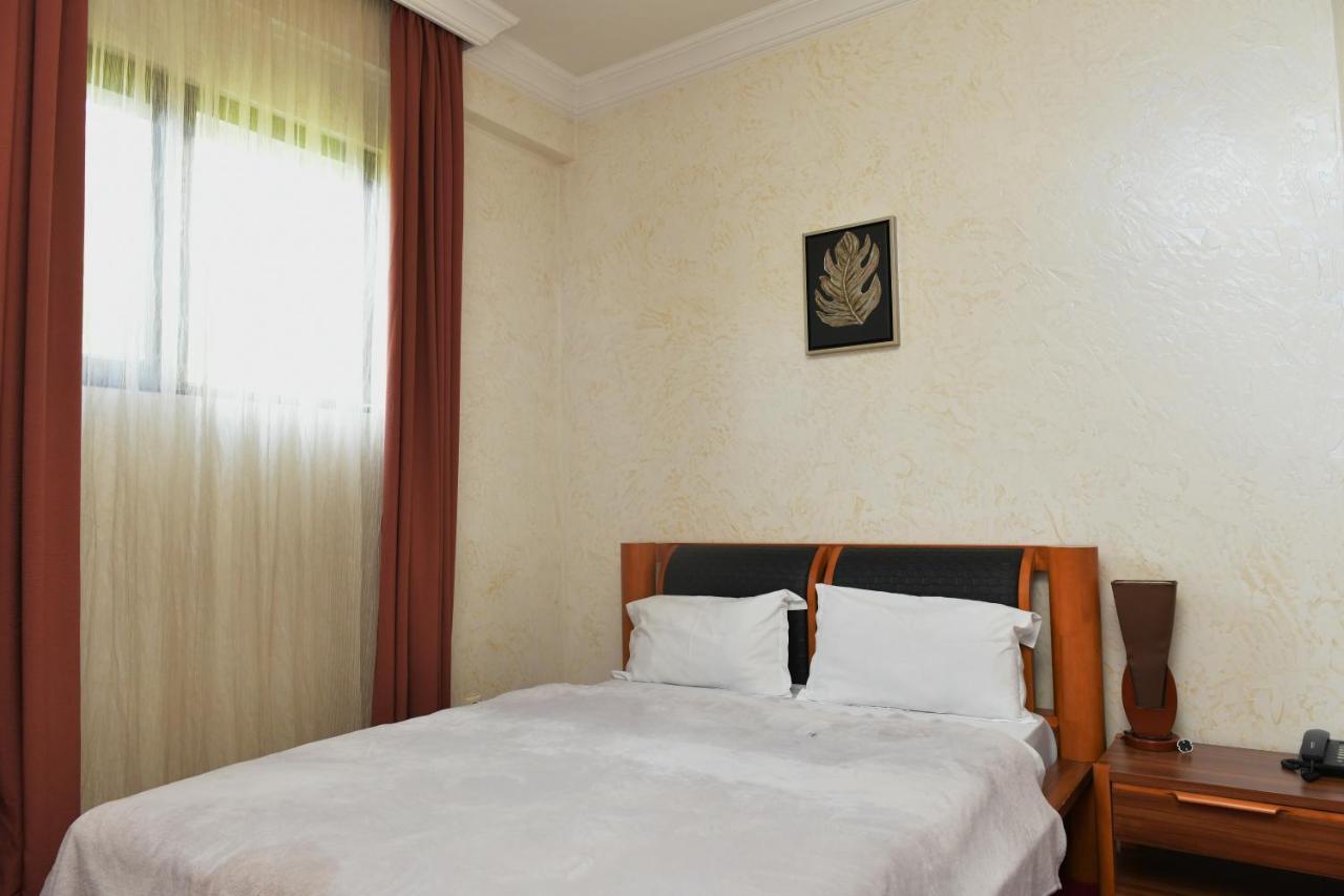 Antika Hotel Batumi Luaran gambar