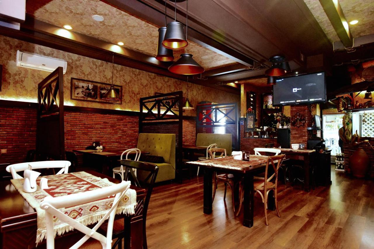 Antika Hotel Batumi Luaran gambar