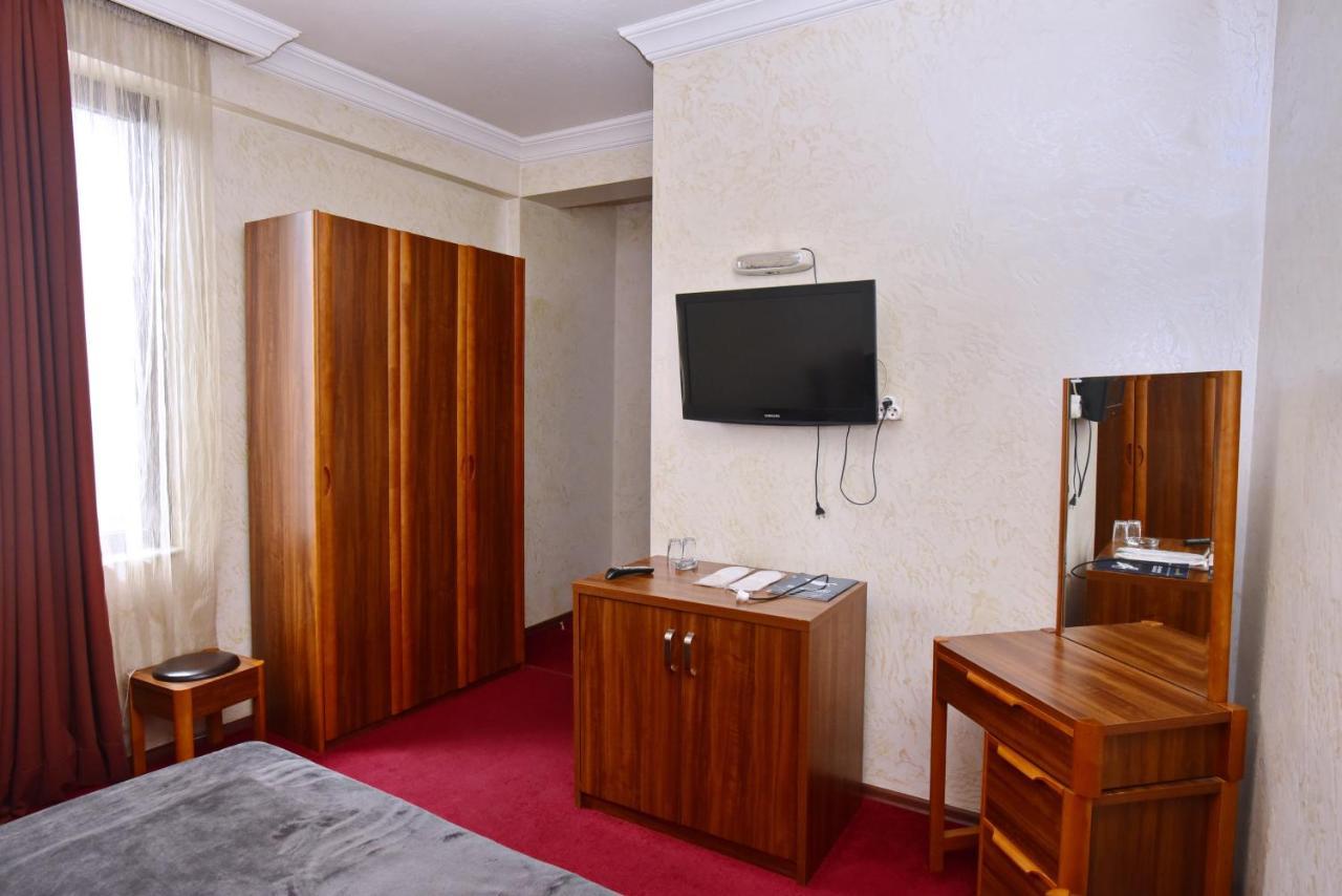 Antika Hotel Batumi Luaran gambar