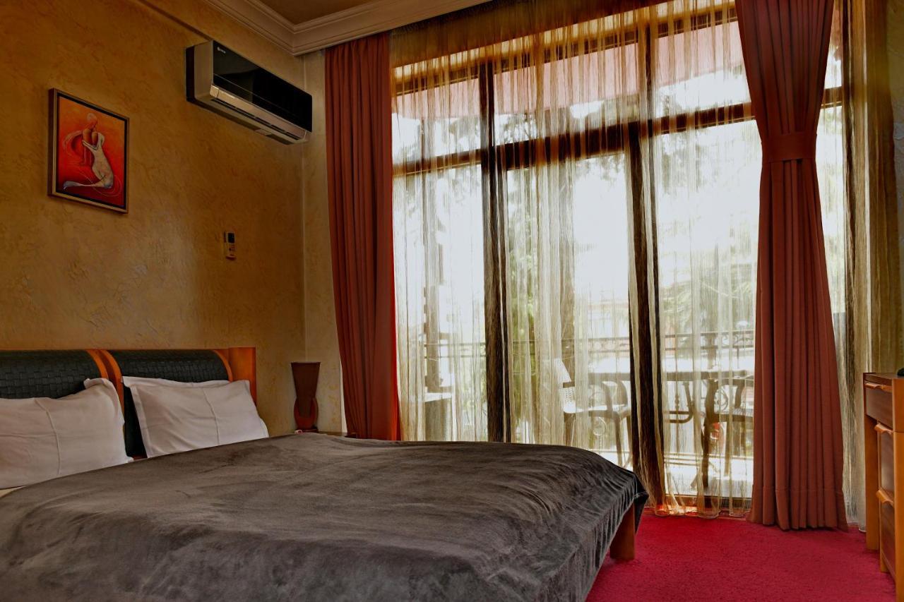 Antika Hotel Batumi Luaran gambar